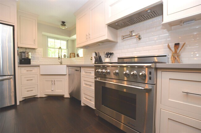 Photo - 2 Woodhaven Wood Ct