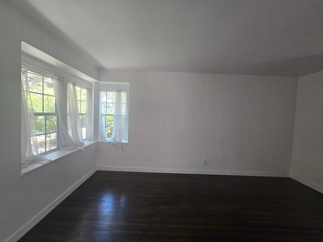 Photo - 12811 Oxnard St Unidad 2