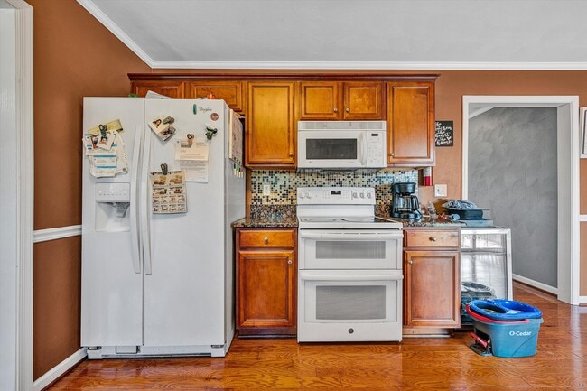 Photo - 221 Minnie Bell Ln