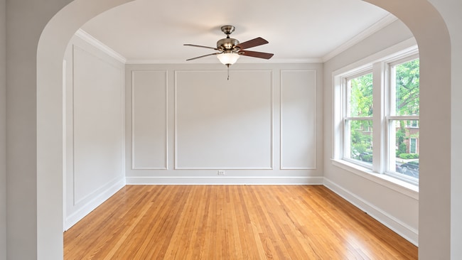 6420 N Newgard Ave Unit 2E