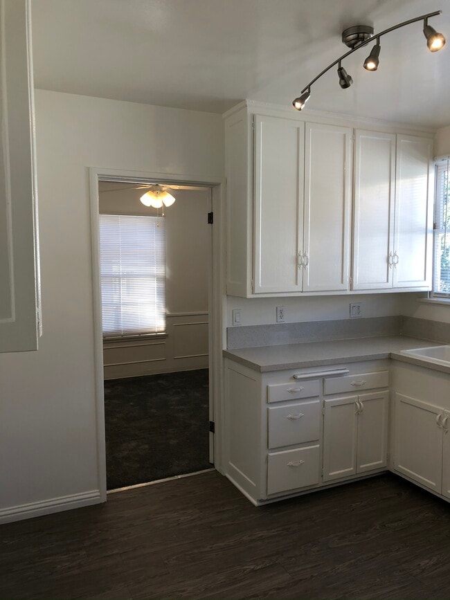 Photo - 609 Kelton Ave