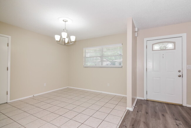 Photo - 2451 Glenview Dr