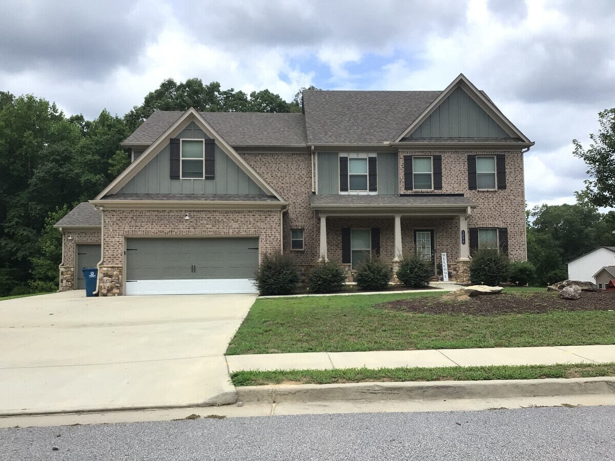 Photo - 1079 Victoria Walk Ln House