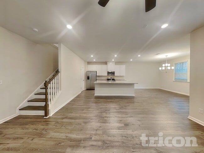 Photo - 203 Chapelcrest Ln