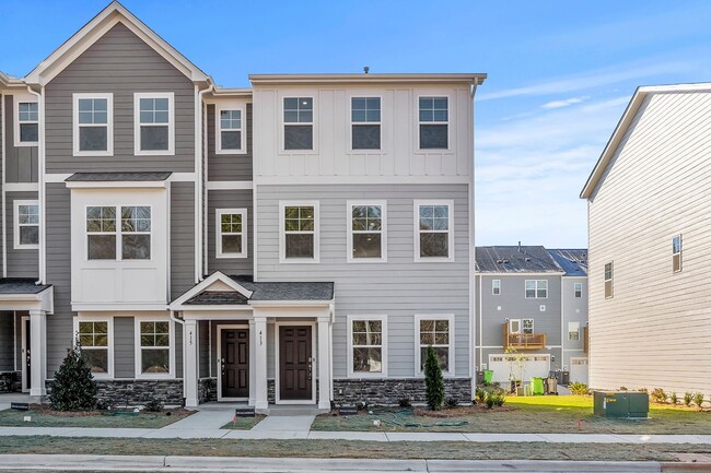 BRAND NEW BEAUTIFUL TOWNHOME IN GROWING AP... - BRAND NEW BEAUTIFUL TOWNHOME IN GROWING AP...