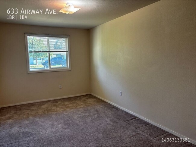 Photo - 633 Airway Ave Unit 3