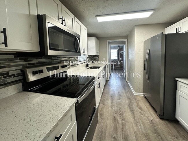 Photo - 10833 Liscard Rd S