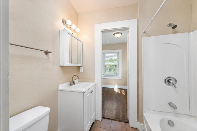 Photo - 901 E 28th Street