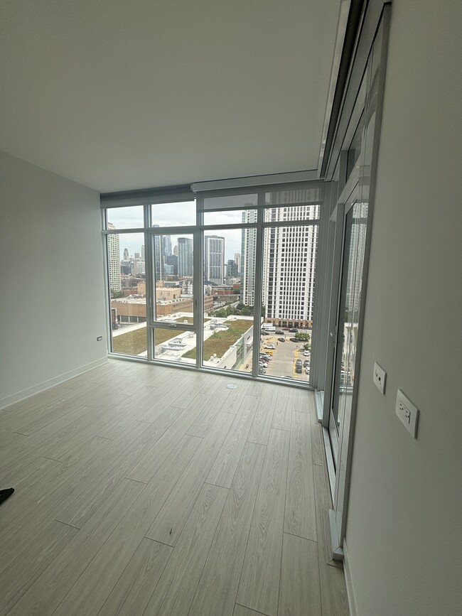 Photo - 740 W Fulton St Condominio Unidad 1102