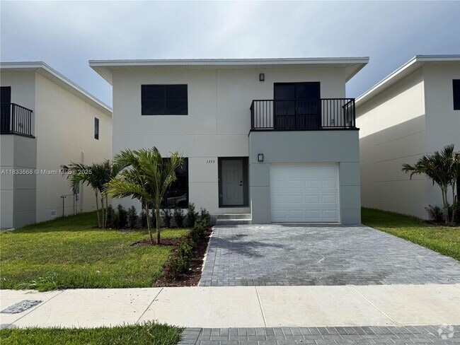 Building Photo - 1353 NW 1st St Rental