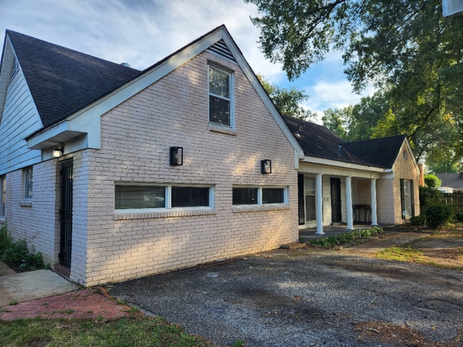 Photo - 3120 Darrow St