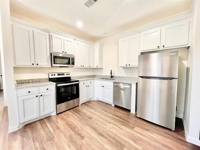 Photo - 327 E Nelson St