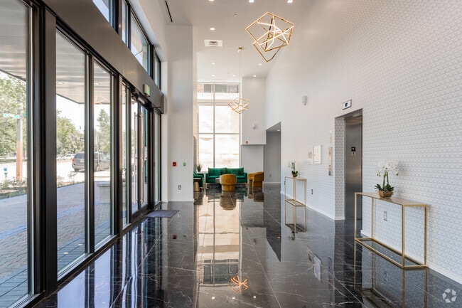 Photo - 9 E. Mount Royal