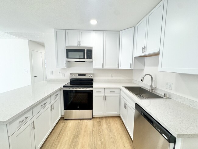 Newly remodeled 2-bedroom 1-bathroom condo... - Newly remodeled 2-bedroom 1-bathroom condo...