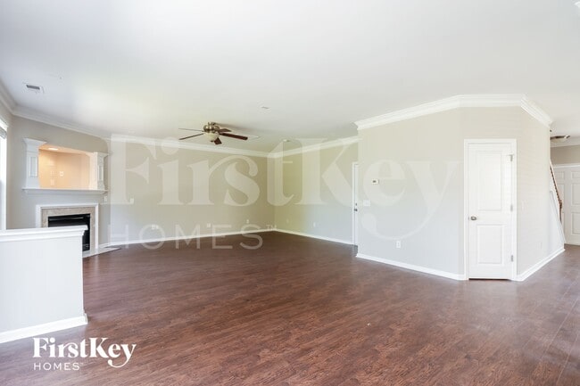 Photo - 619 English Oak Cir