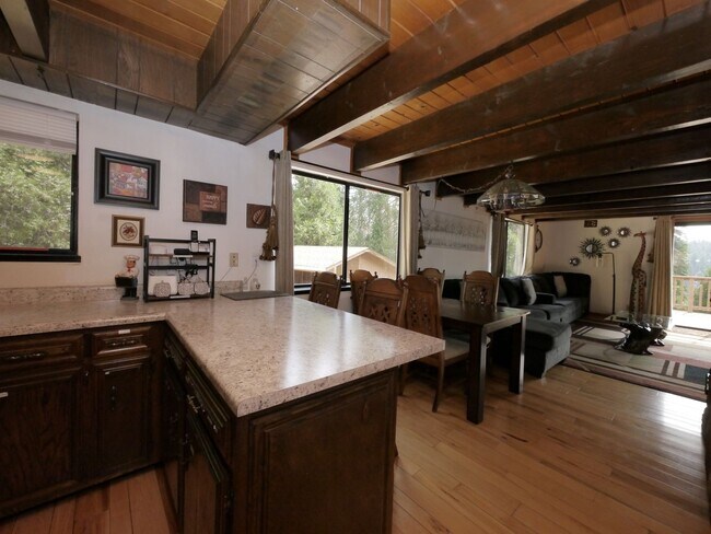 Photo - 27928 Holiday Ln
