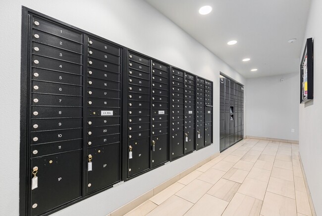 24 Hour Mail/Package Locker