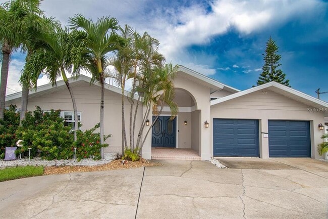 Photo - 2822 W Vina Del Mar Blvd