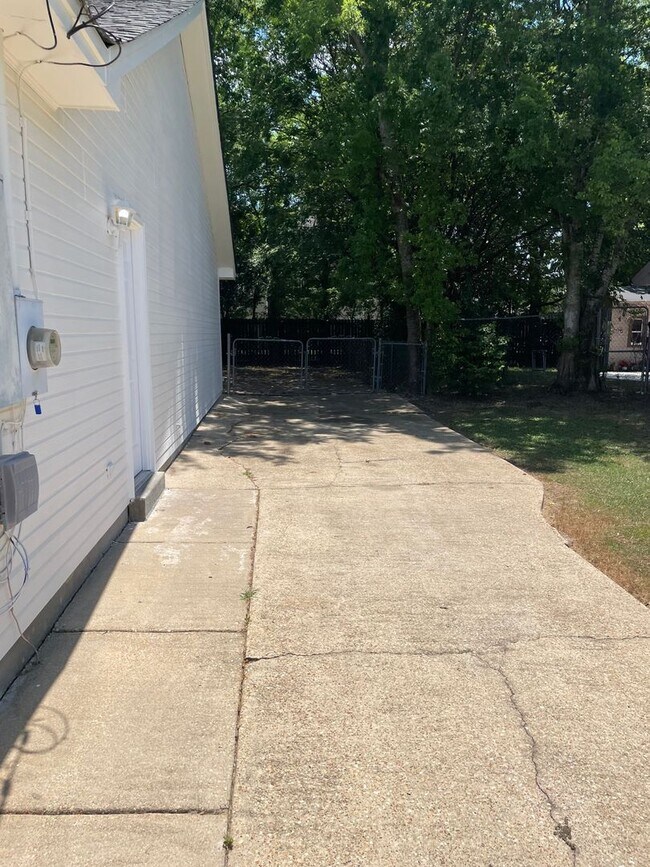 ** 3 bed 2 bath located in Vaughn Meadows House House Rental in