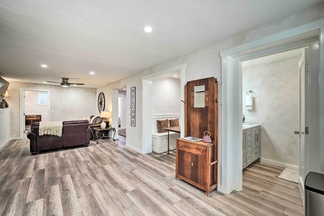 Photo - 303 Glenwood Rd