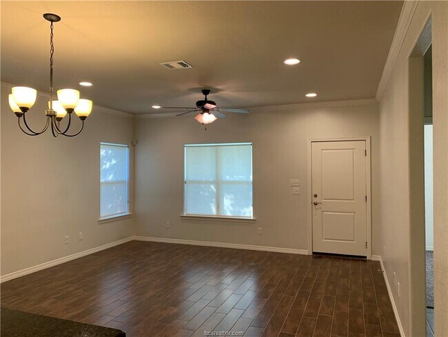 Photo - 1800 Bamboo St