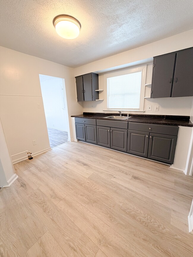 Photo - 13717 Keal St