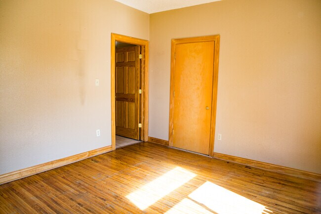 Photo - 825 15th Ave SE