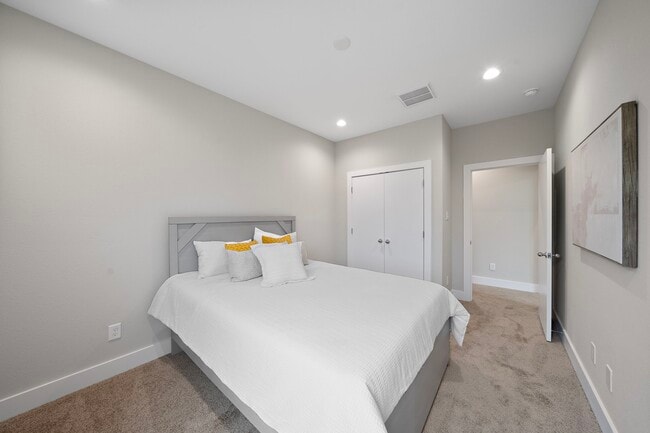 Photo - 8672 Easthaven Blvd