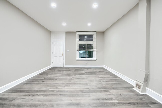 Photo - 1113 Ashburton St