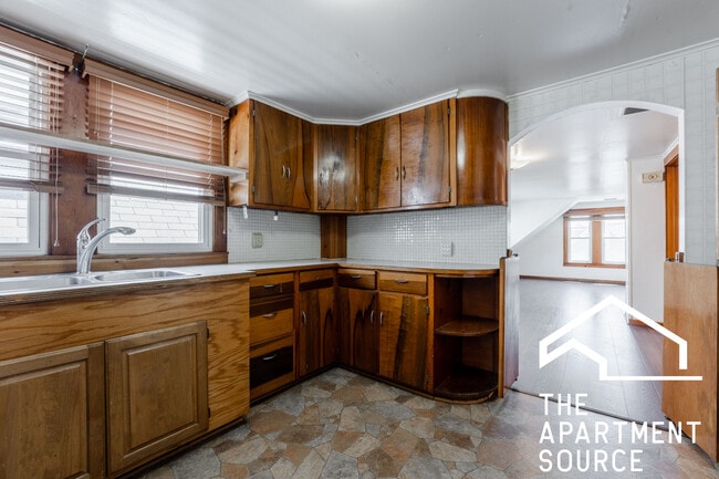 Building Photo - 1334 W Barry Ave Unit 3F Rental