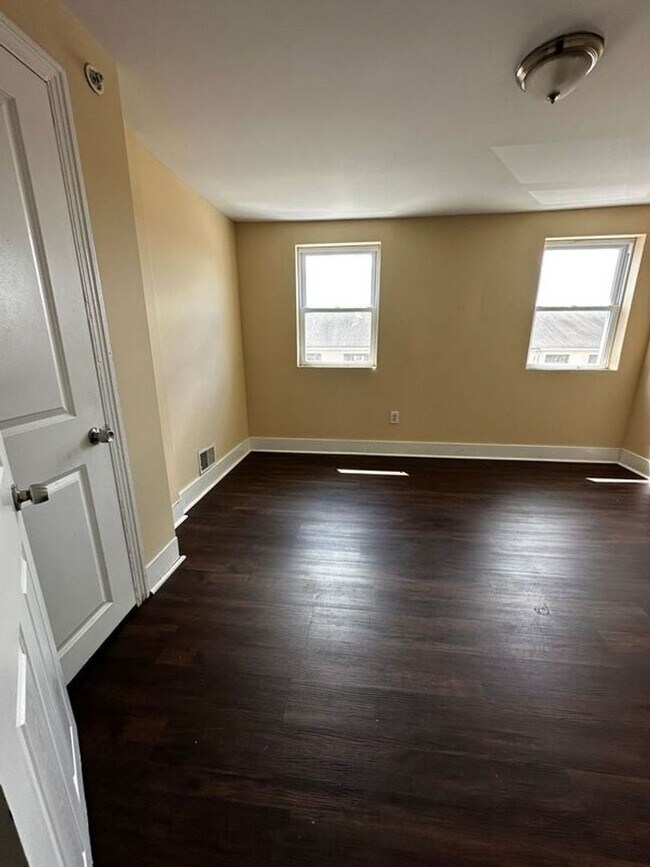 Spacious 4 Bedroom 1 Bath in Marcus Hook! Rental House Rental in