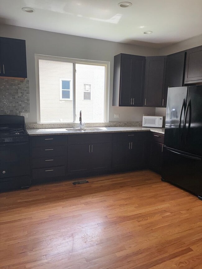 Photo - 9025 S Carpenter St Unidad 1