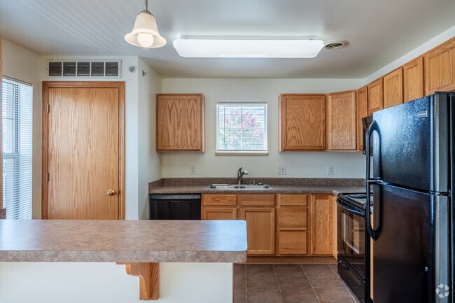 2BR, 2BA - 1,080SF - Kitchen