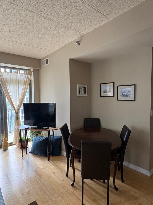 Photo - 1250 S Indiana Ave Unit 1001