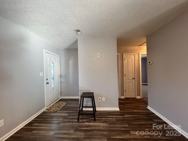 Photo - 222 Sikeston Ct