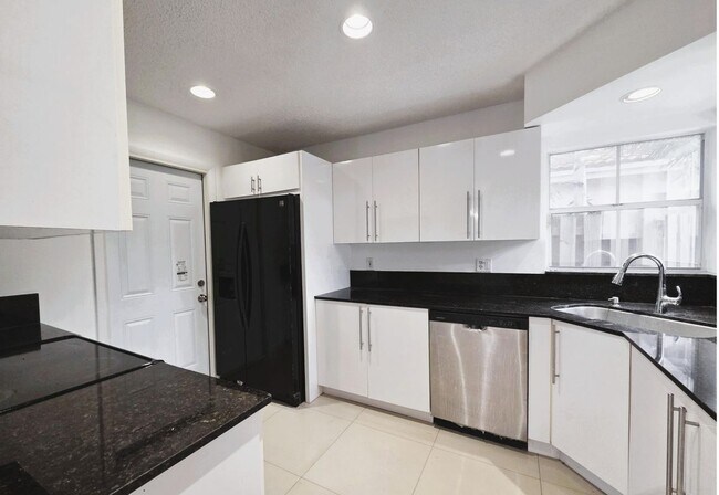 Photo - 533 NW 47th Ave