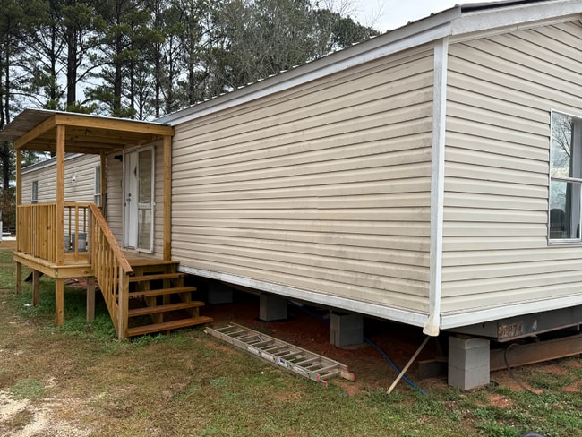 Building Photo - 80 Redwood Ln