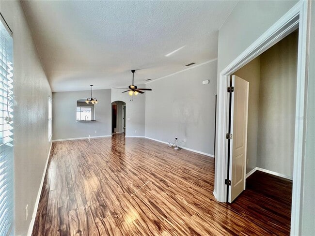 Photo - 537 19th St NW