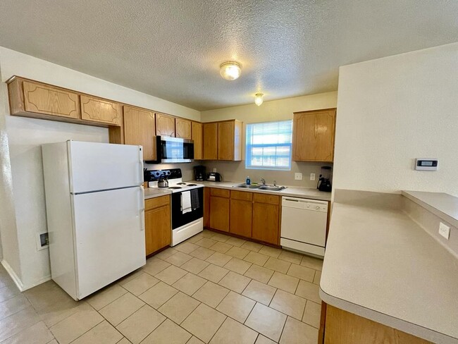 Kitchen - 4104 Terri Linn