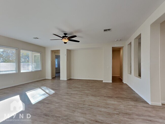 Photo - 6524 Greenlet Ave