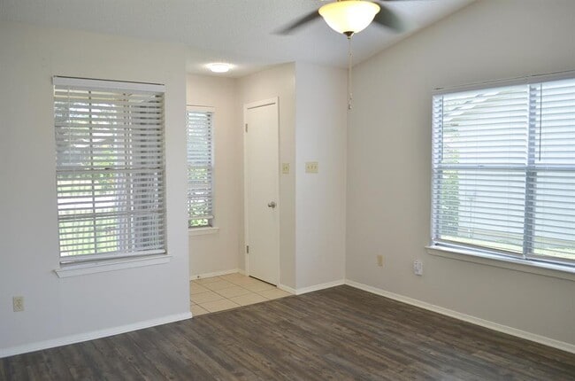 Photo - 8203 West Gate Blvd