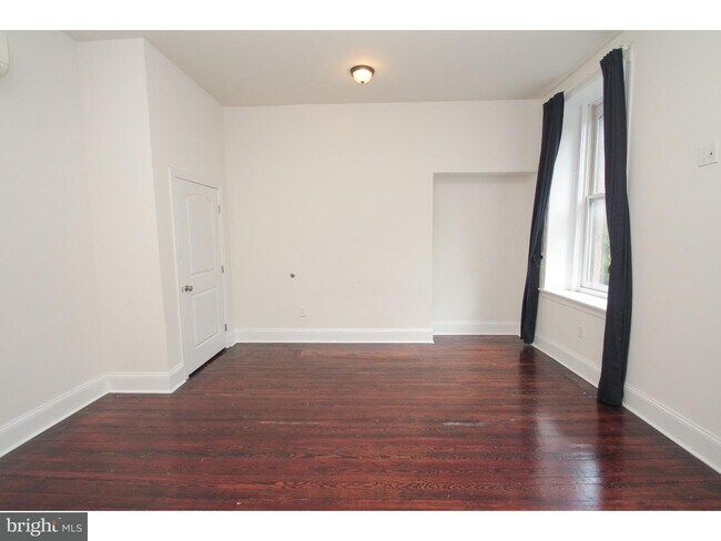 Photo - 2033 Spruce St Unit 4