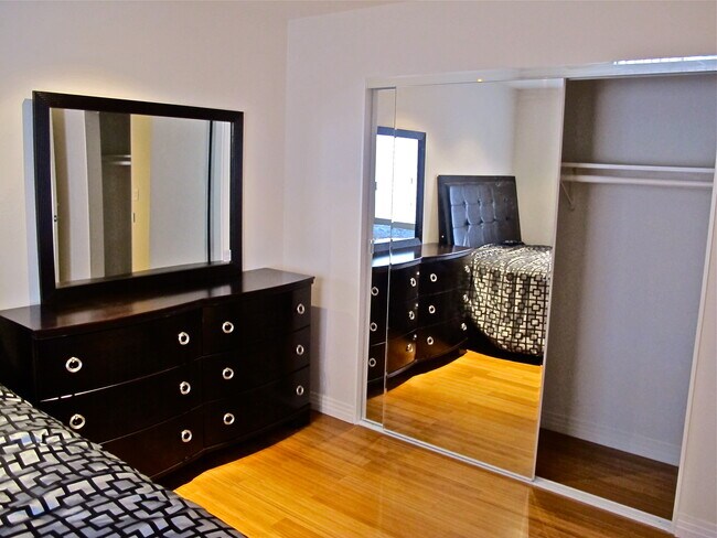 Photo - 4852 Rosewood Ave