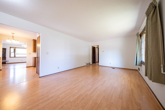 Photo - 14865 Damask Ave W