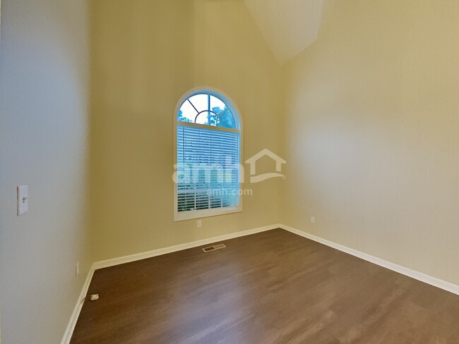 Photo - 2046 Township Dr