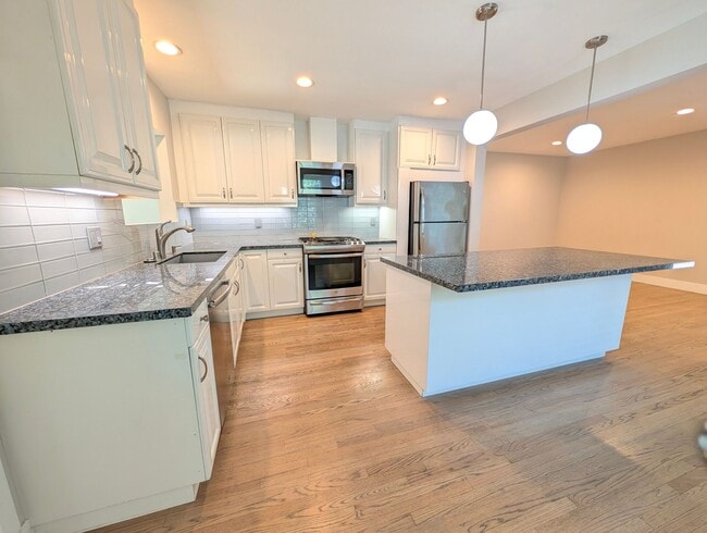 Photo - Magnolia Manor