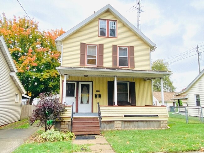 Building Photo - 837 Parkview St NE Unit 1