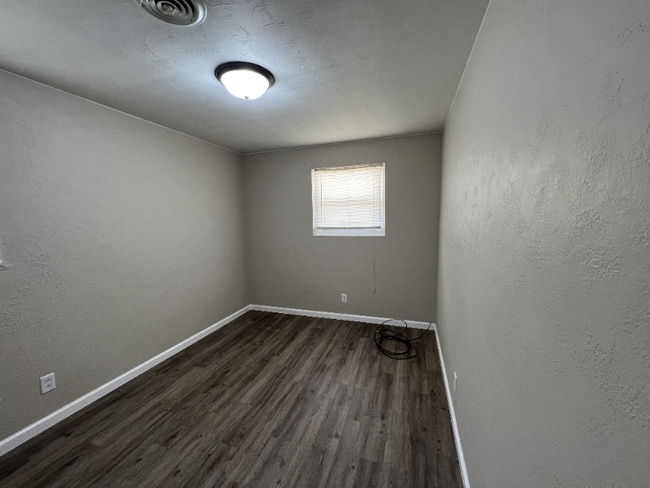 Photo - 618 N Ohio St
