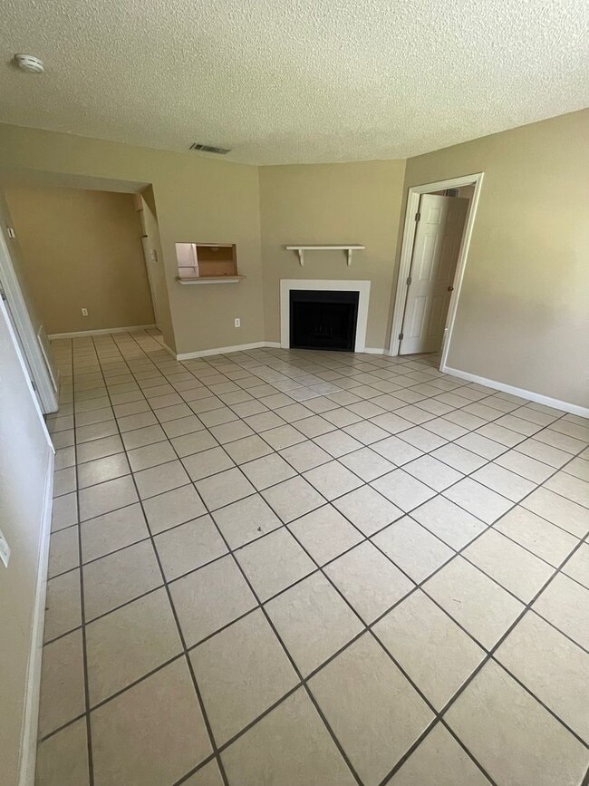Building Photo - j761hmnd Unit 761B Rental