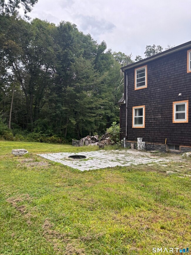 10 Railroad St